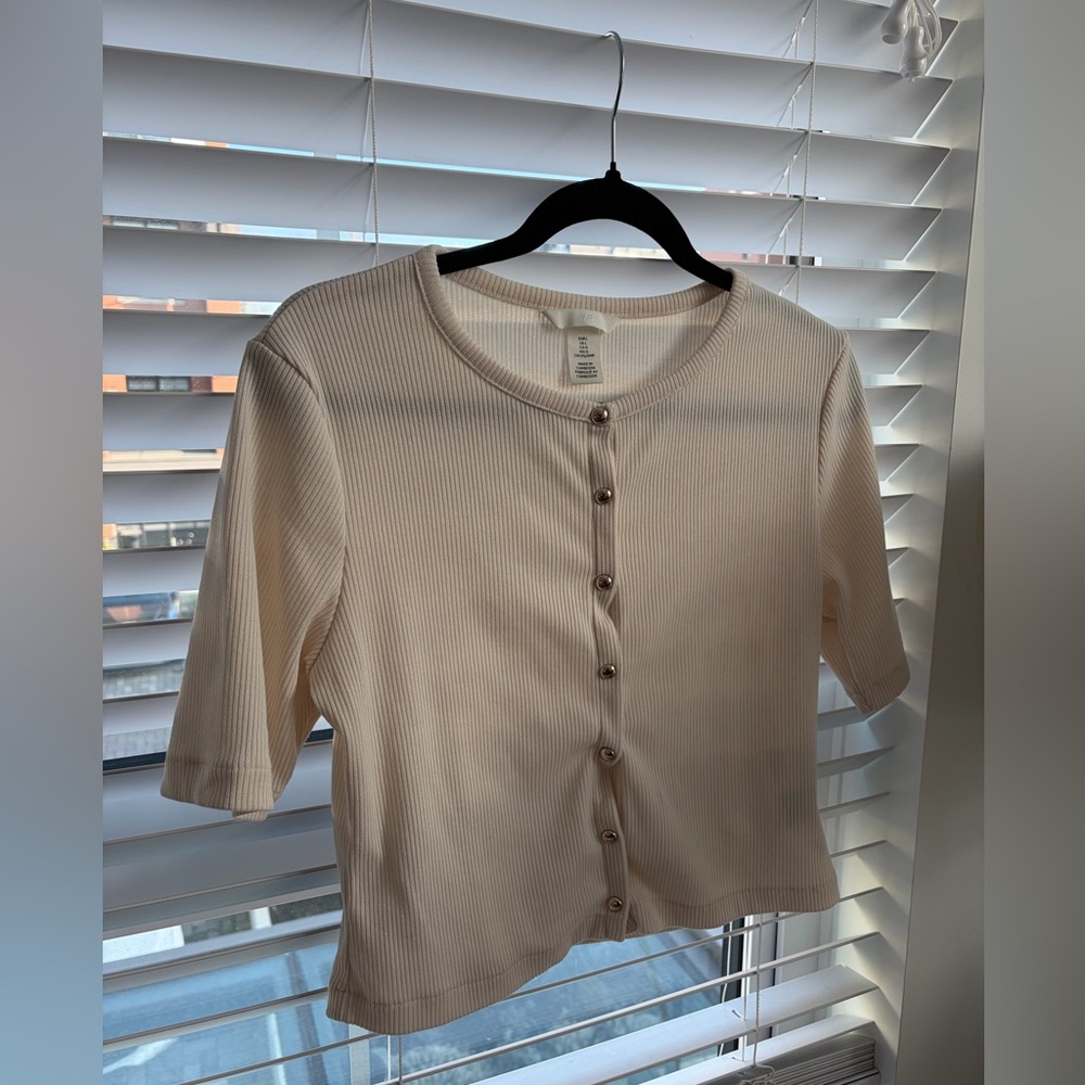 H&M Cream Ribbed Button-Down Top